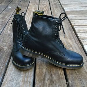 New Men's 12 Black Dr Martens Boots | Doc Martens